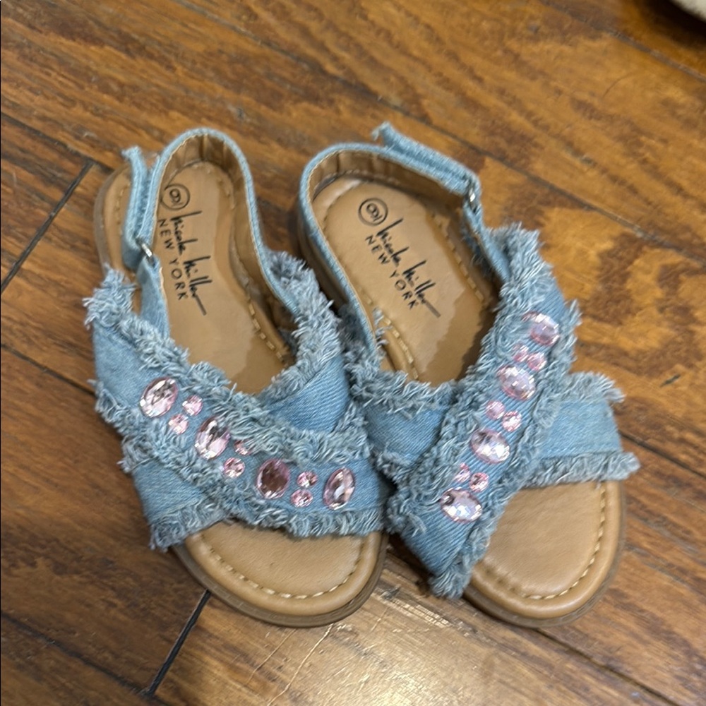 Mini Melissa, Lelli Kelly, Nicole Miller & Carter’s kids shoes - Picture 2 of 16